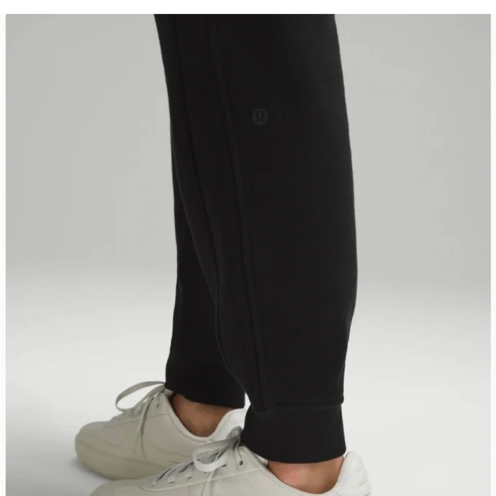 Lululemon Athletica scuba Black Joggers - Picture 3 of 10